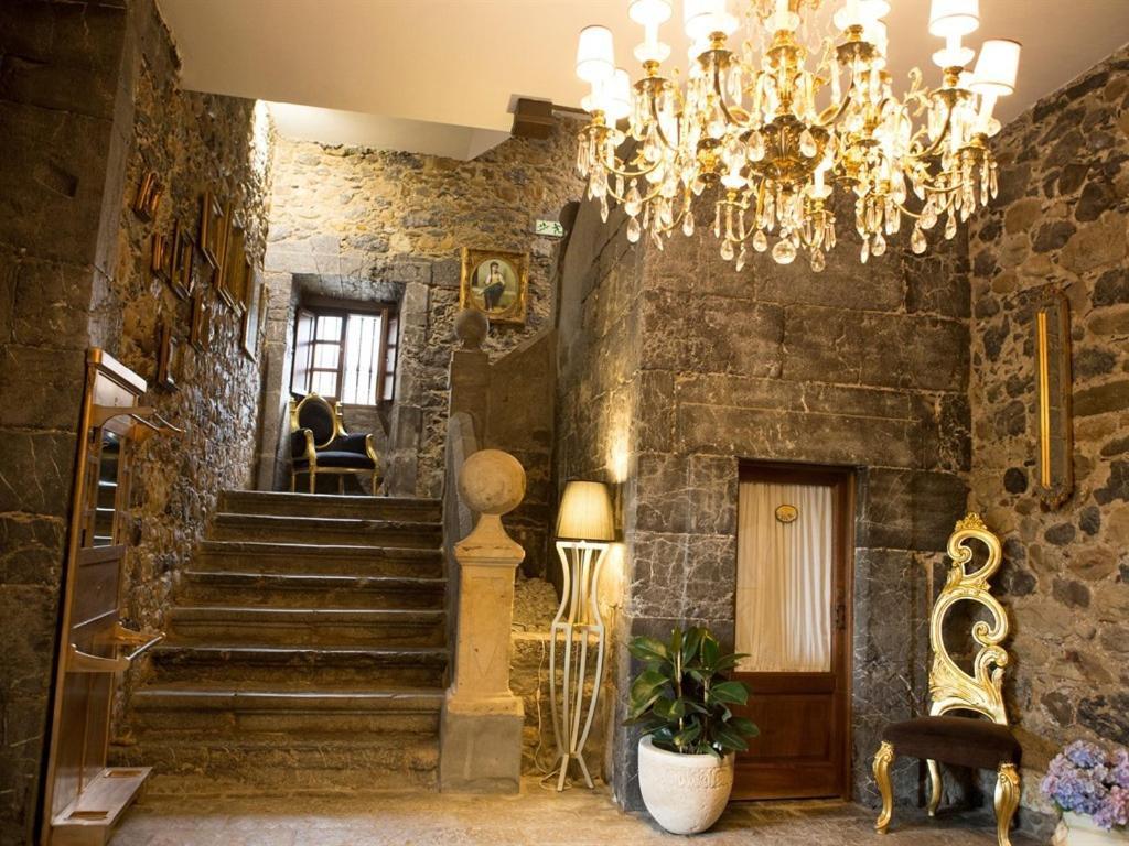 Akla Hotel Palacio Torre De Ruesga Calseca Exteriör bild